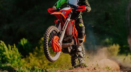 Enduro-Motorrad mit Enduroreifen