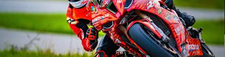 Supersport-Motorrad mit Supersport-Reifen
