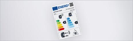 Abgebildetes EU-Reifenlabel mit Effizienzskala, Nasshaftungsklasse und Angabe zum Abrollgeräusch